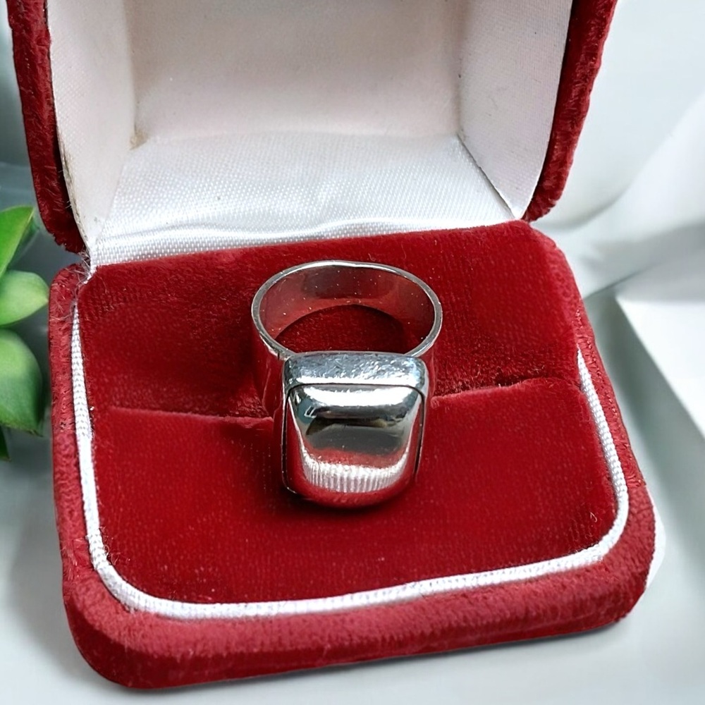 Vintage Solid Sterling Ring - image 3